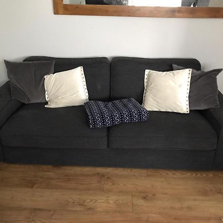 2 X Double Rooms In Cheam 외부 사진