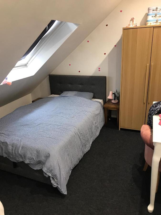 2 X Double Rooms In Cheam 외부 사진